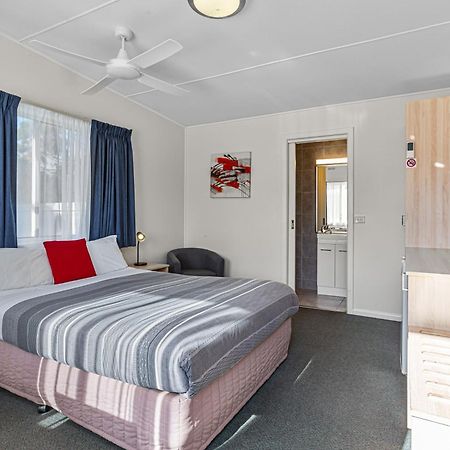 Beachcomber Motel & Apartments Аполо Бей Екстериор снимка