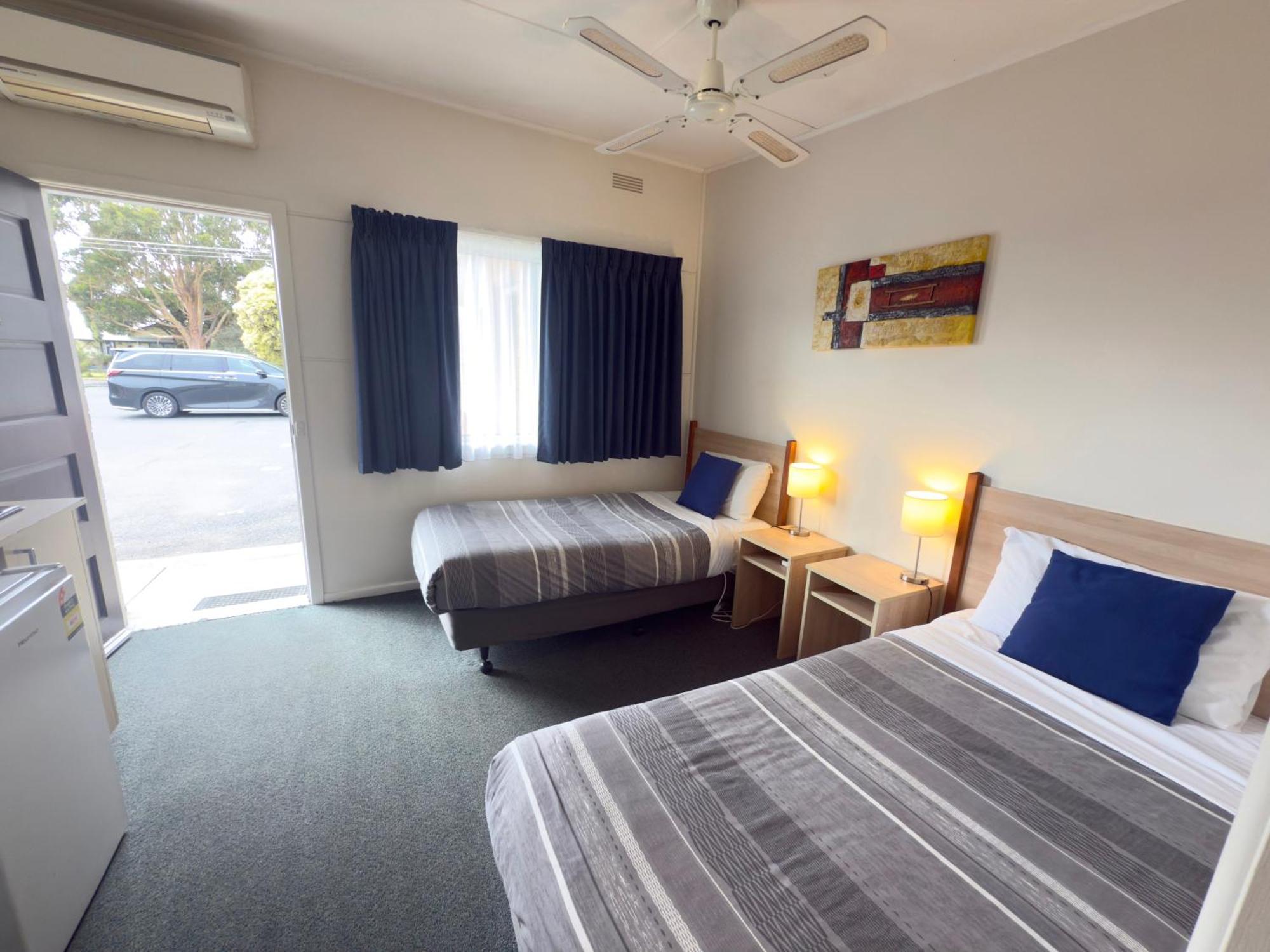 Beachcomber Motel & Apartments Аполо Бей Екстериор снимка