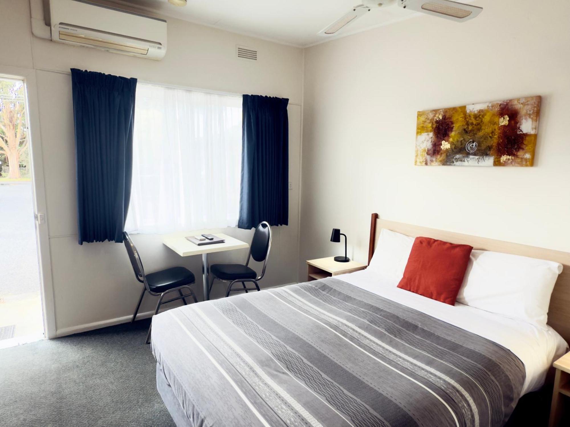 Beachcomber Motel & Apartments Аполо Бей Екстериор снимка