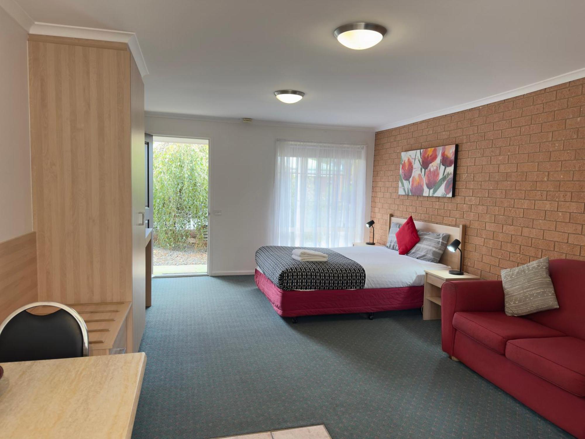 Beachcomber Motel & Apartments Аполо Бей Екстериор снимка