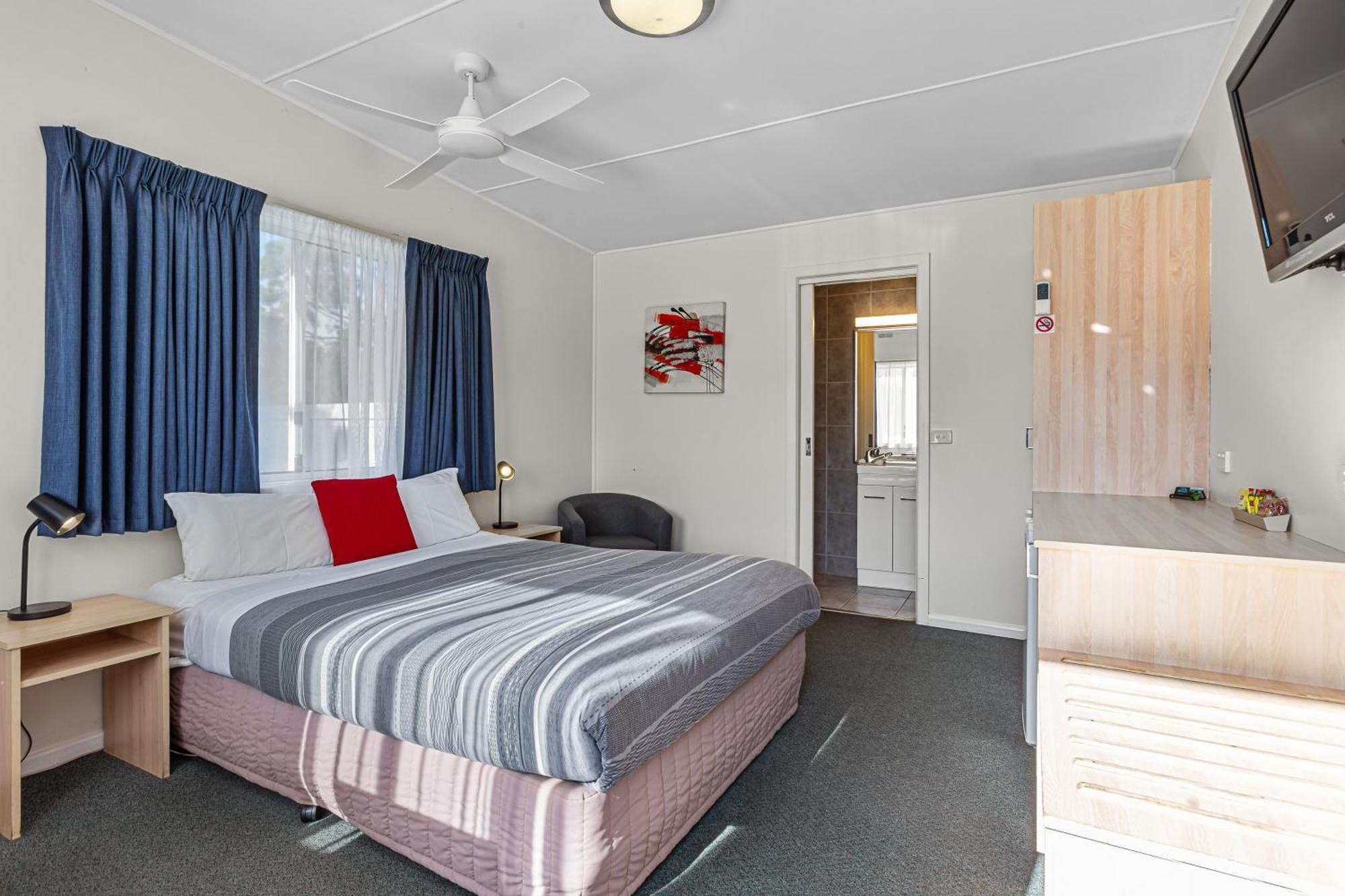 Beachcomber Motel & Apartments Аполо Бей Екстериор снимка