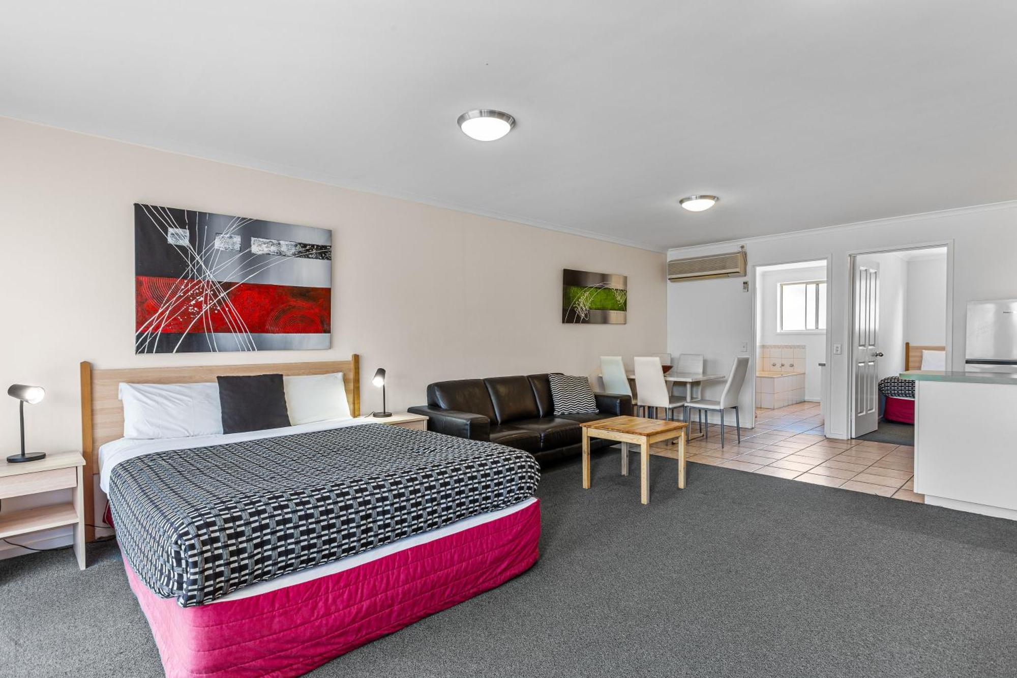 Beachcomber Motel & Apartments Аполо Бей Екстериор снимка