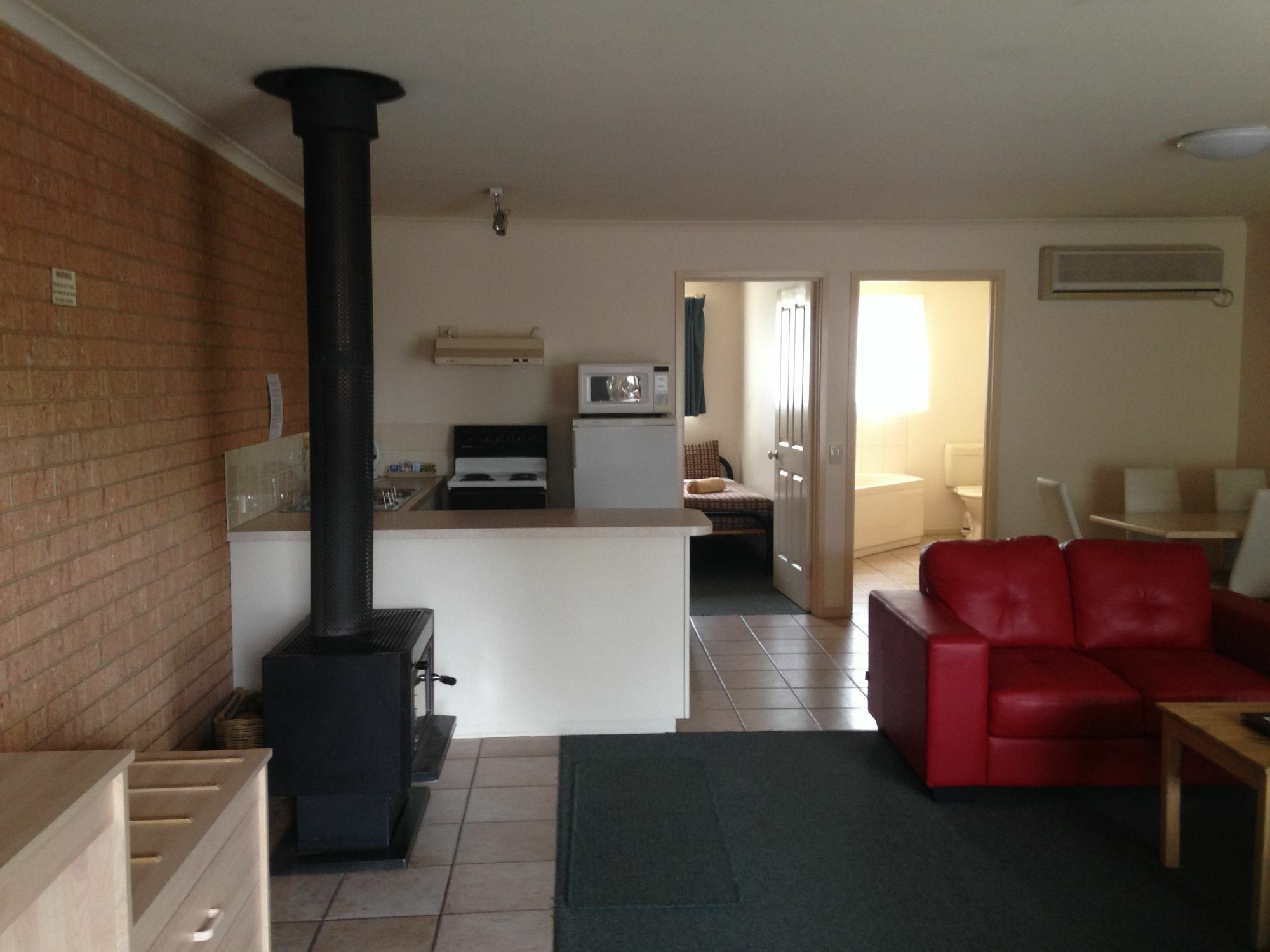 Beachcomber Motel & Apartments Аполо Бей Екстериор снимка