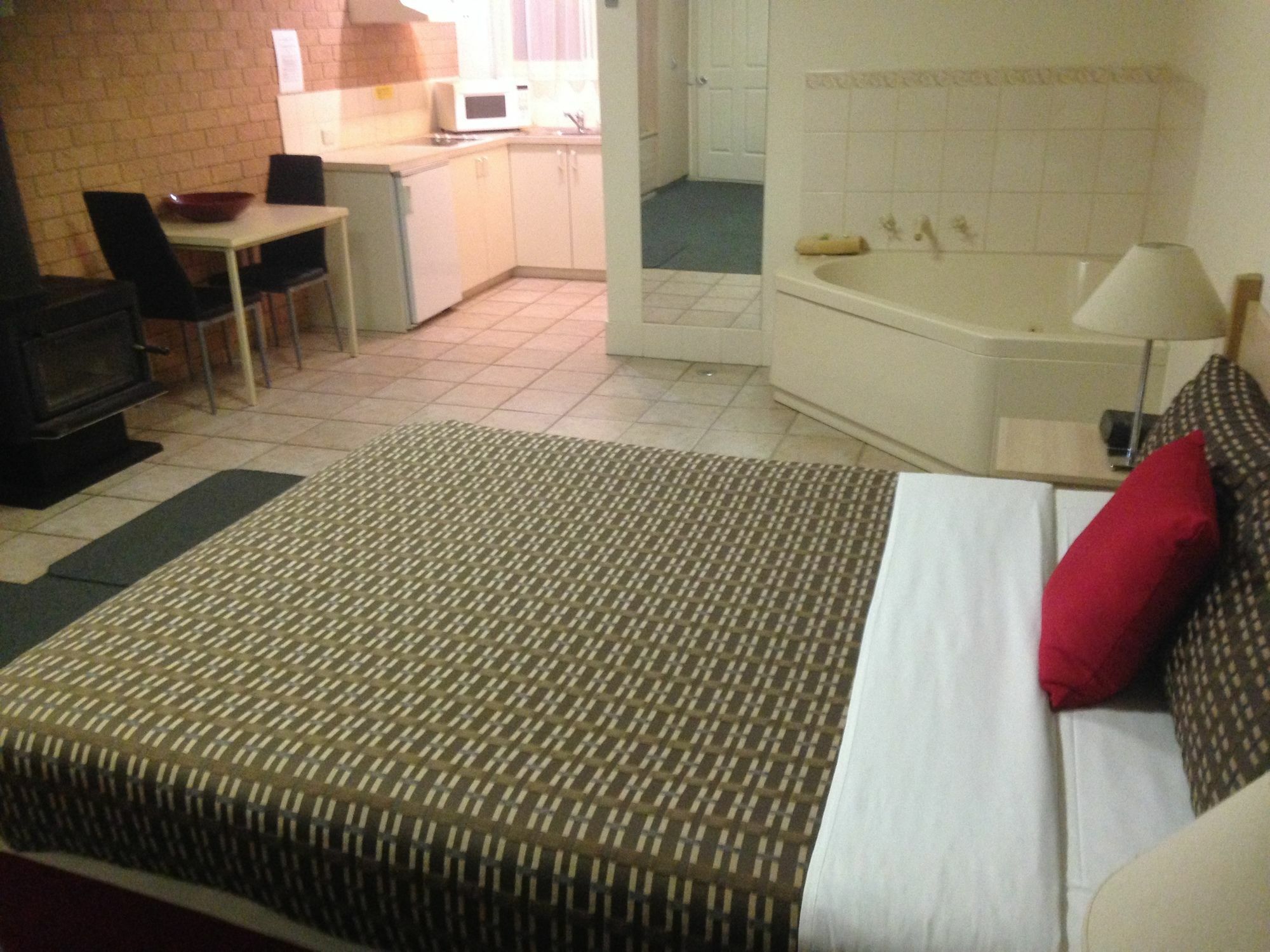 Beachcomber Motel & Apartments Аполо Бей Екстериор снимка